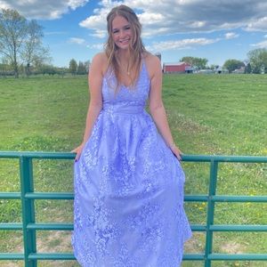 Macy’s light purple lace elegant prom dress size 8 worn once